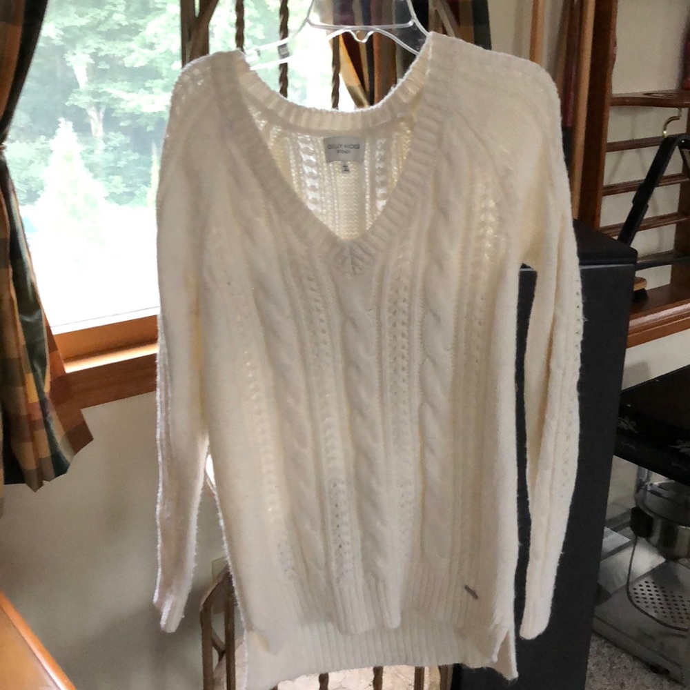 Gilly hicks beige cable sweater